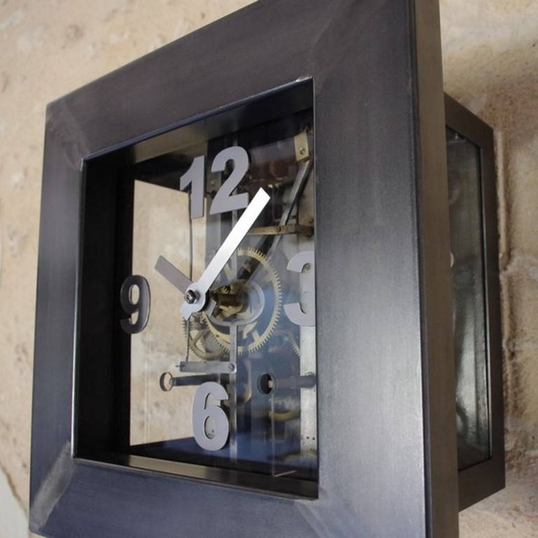 Mécanisme avec pendule métallique, Mécanismes d'horloge